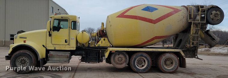 image for item LA9639 2004 Kenworth W900  ready mix truck