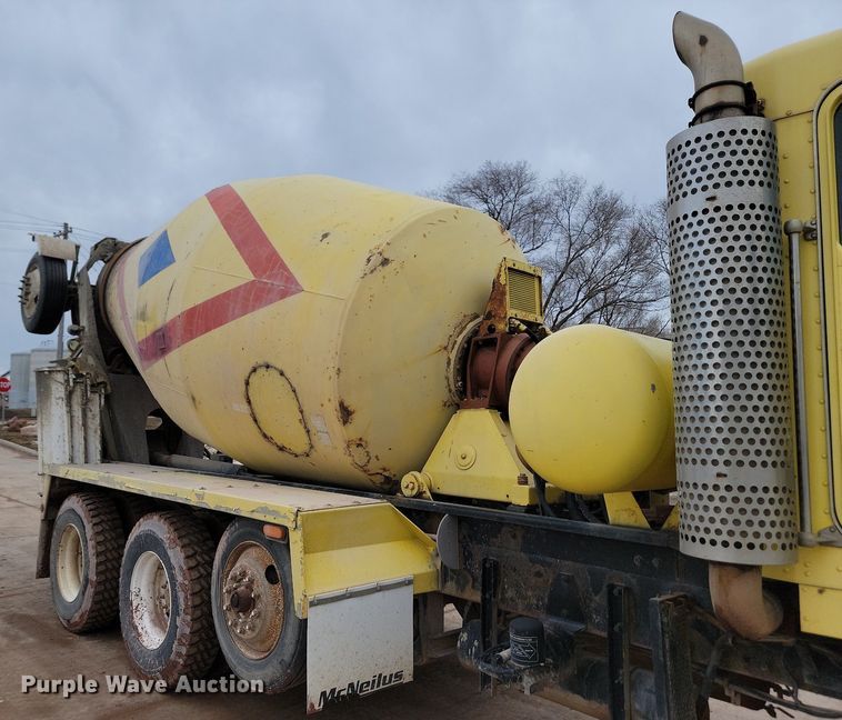 image for item LA9639 2004 Kenworth W900  ready mix truck