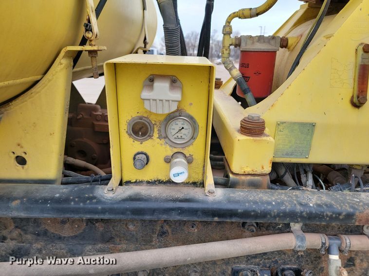 image for item LA9639 2004 Kenworth W900  ready mix truck