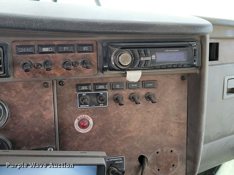 image for item LA9639 2004 Kenworth W900  ready mix truck