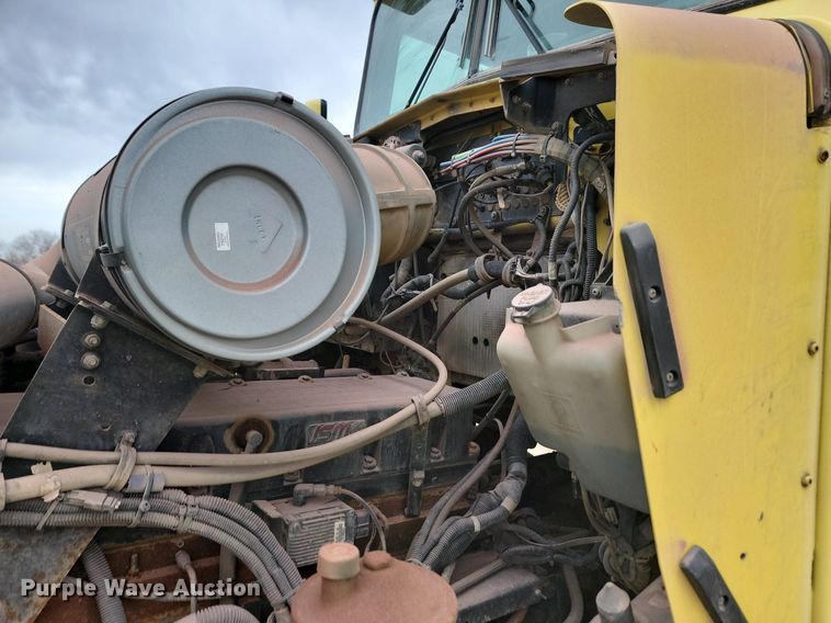 image for item LA9639 2004 Kenworth W900  ready mix truck