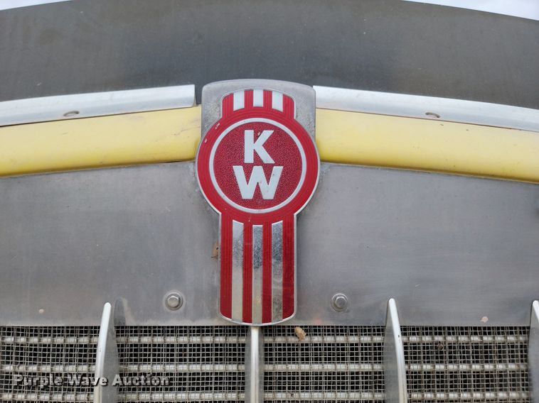 image for item LA9639 2004 Kenworth W900  ready mix truck