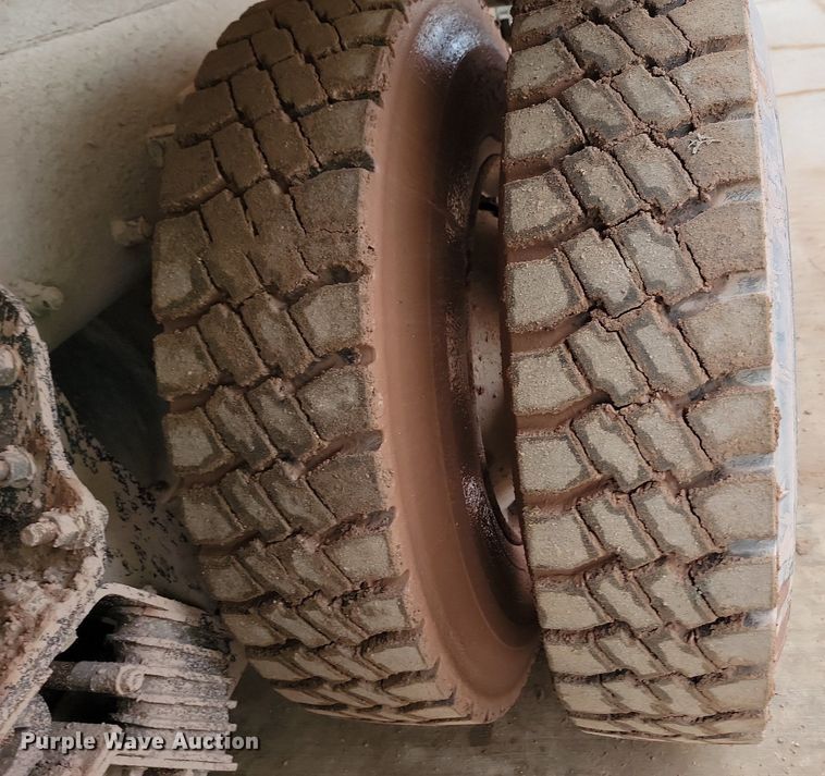 image for item LA9639 2004 Kenworth W900  ready mix truck