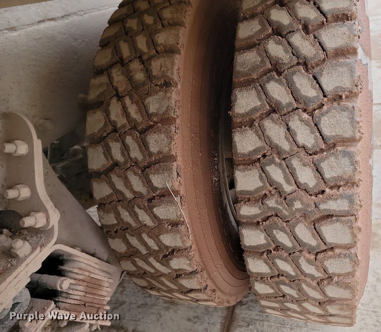 image for item LA9639 2004 Kenworth W900  ready mix truck