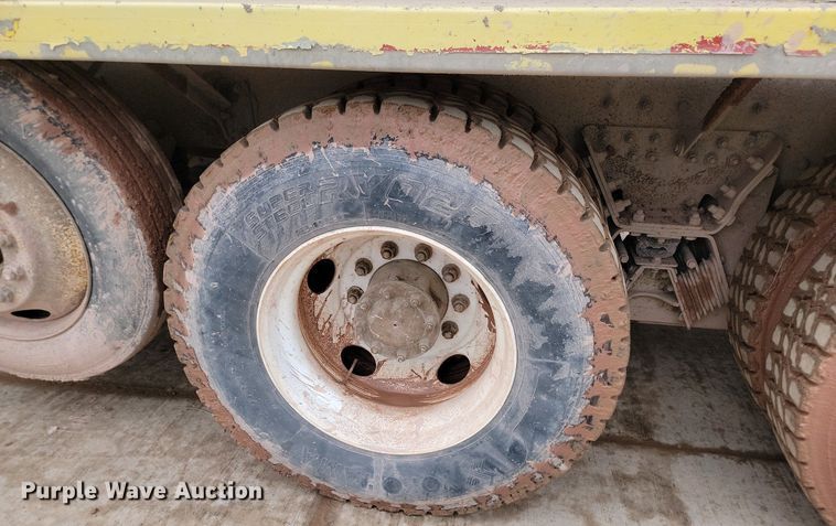 image for item LA9639 2004 Kenworth W900  ready mix truck