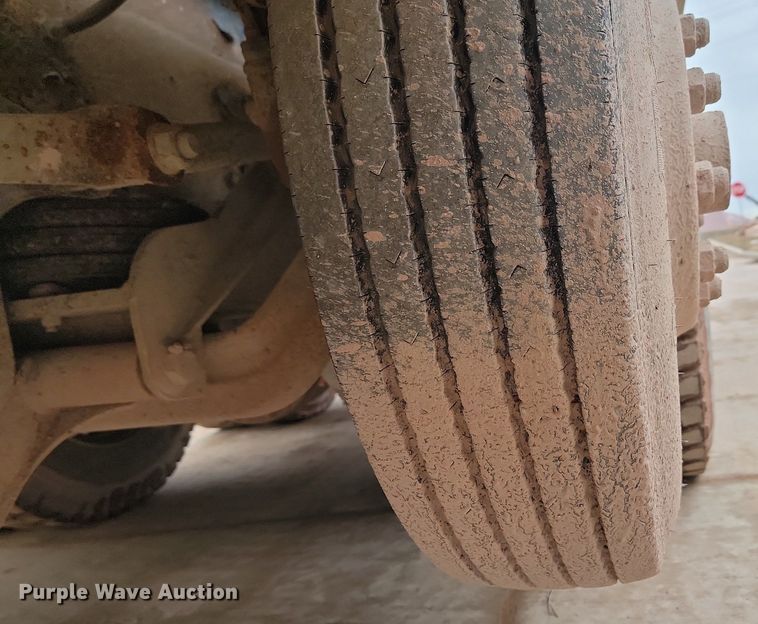 image for item LA9639 2004 Kenworth W900  ready mix truck