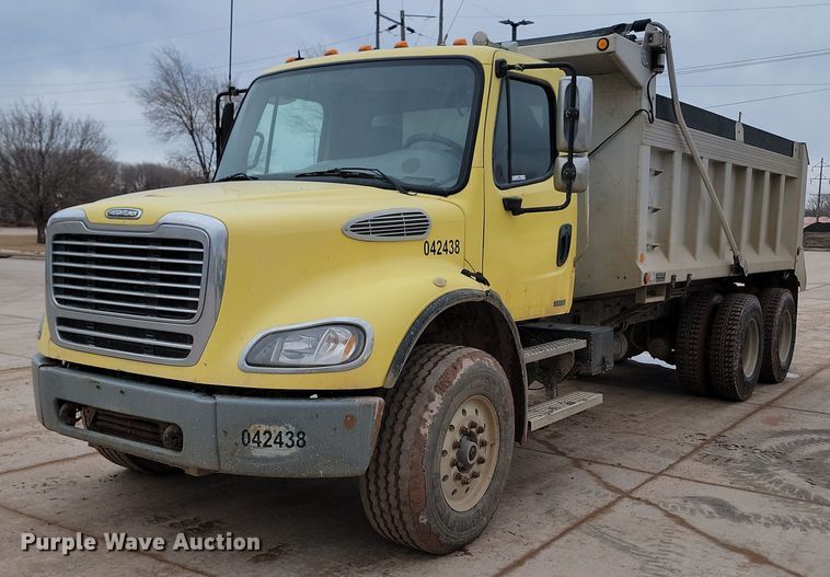 image for item LA9640 2006 Freightliner  M2 Business Class dump truck