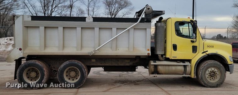 image for item LA9640 2006 Freightliner  M2 Business Class dump truck