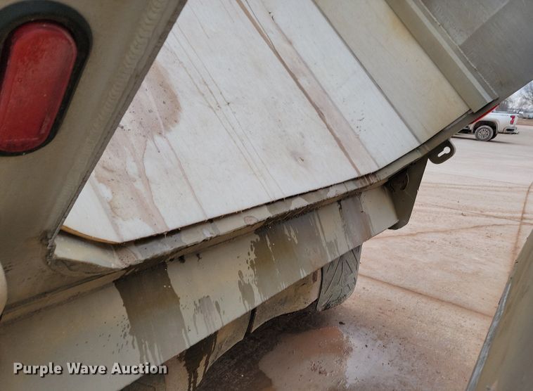 image for item LA9640 2006 Freightliner  M2 Business Class dump truck