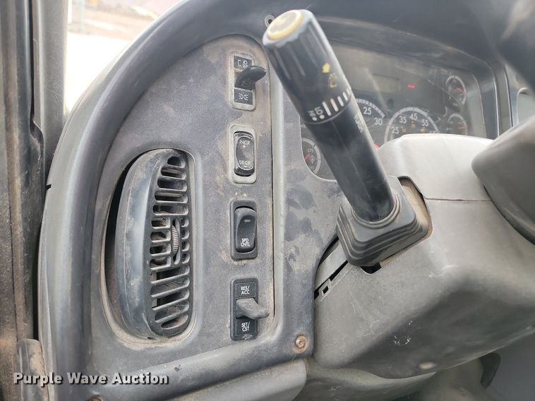 image for item LA9640 2006 Freightliner  M2 Business Class dump truck