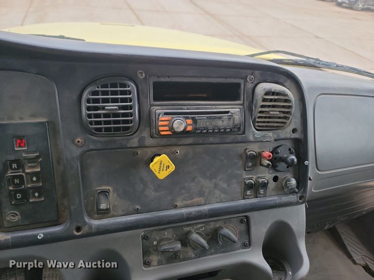 image for item LA9640 2006 Freightliner  M2 Business Class dump truck