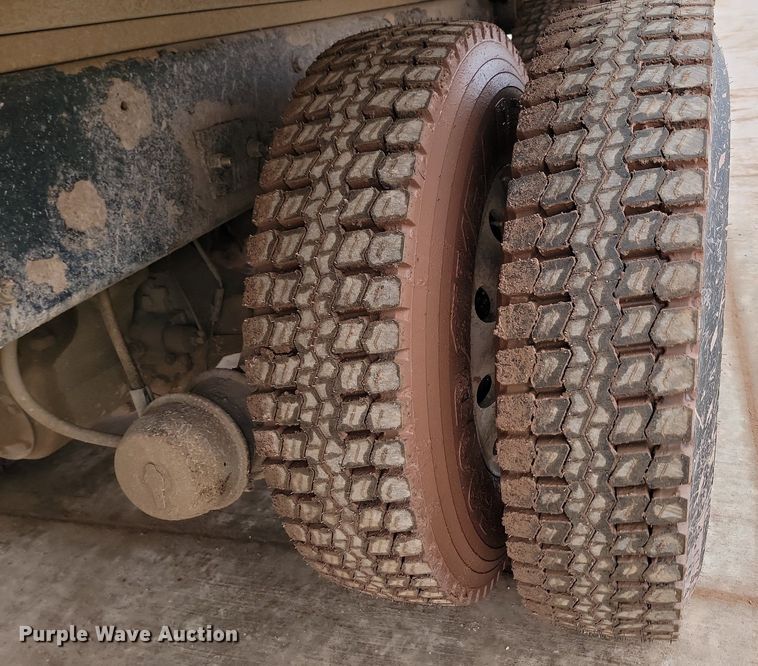 image for item LA9640 2006 Freightliner  M2 Business Class dump truck