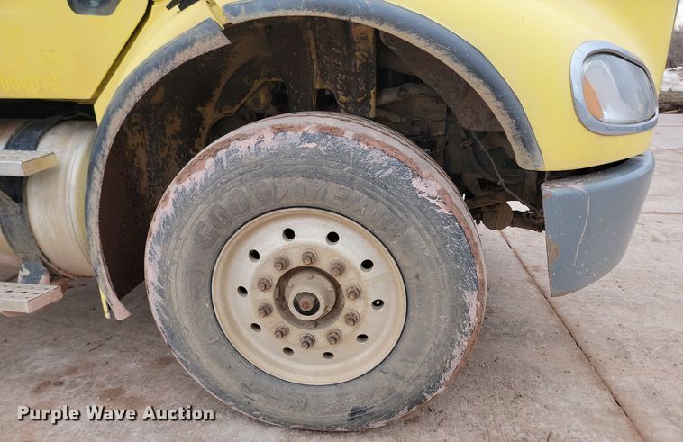 image for item LA9640 2006 Freightliner  M2 Business Class dump truck