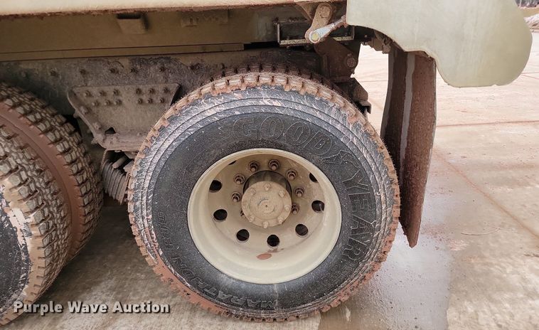 image for item LA9640 2006 Freightliner  M2 Business Class dump truck