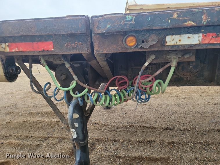 image for item LA9653 1986 Aztec flatbed trailer