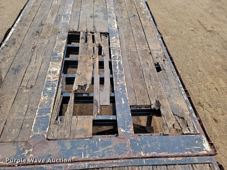 image for item LA9653 1986 Aztec flatbed trailer