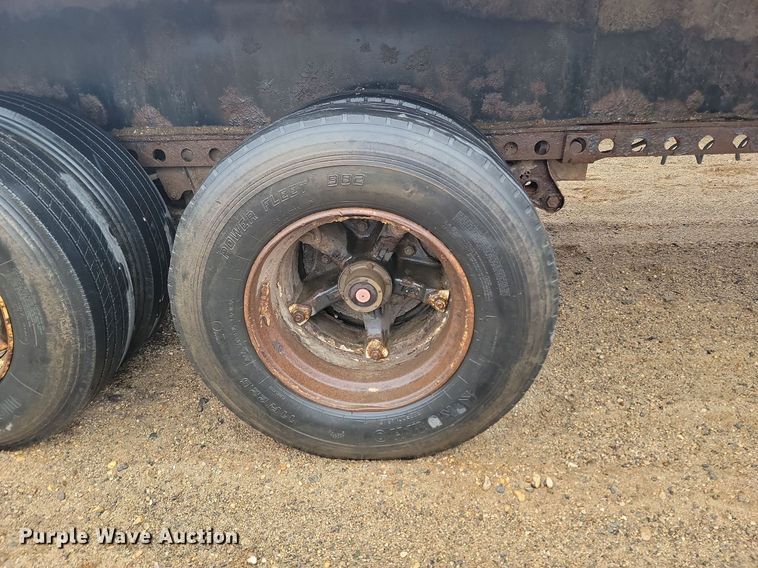 image for item LA9653 1986 Aztec flatbed trailer