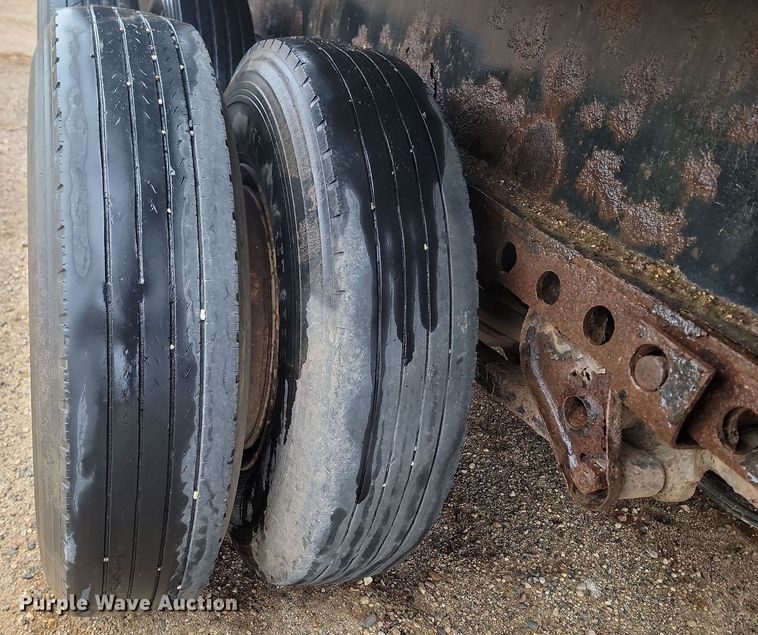 image for item LA9653 1986 Aztec flatbed trailer