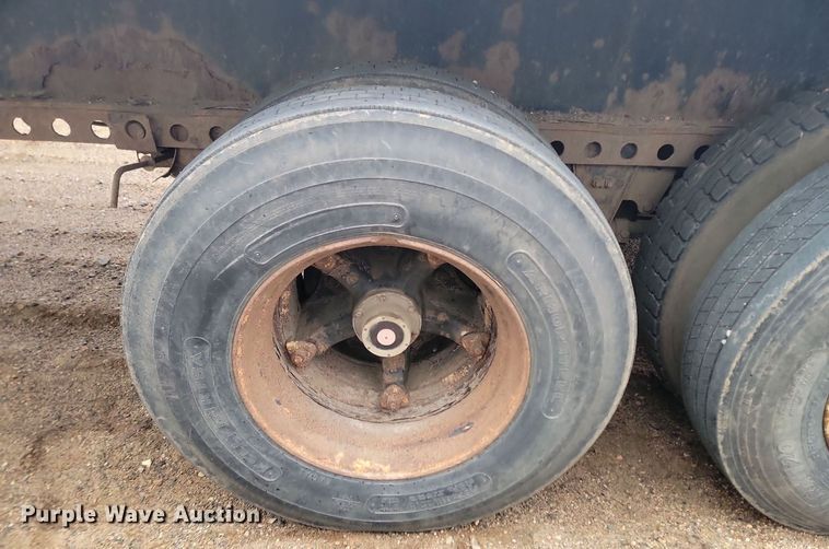 image for item LA9653 1986 Aztec flatbed trailer