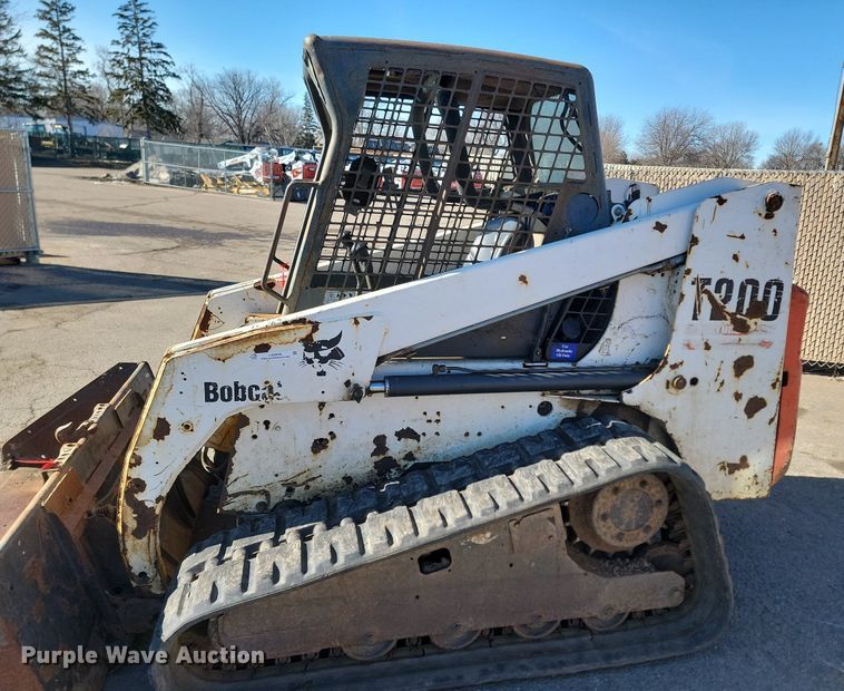 image for item LA9659 2003 Bobcat  T200 tracked skid steer loader