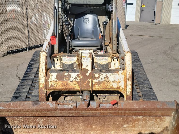 image for item LA9659 2003 Bobcat  T200 tracked skid steer loader