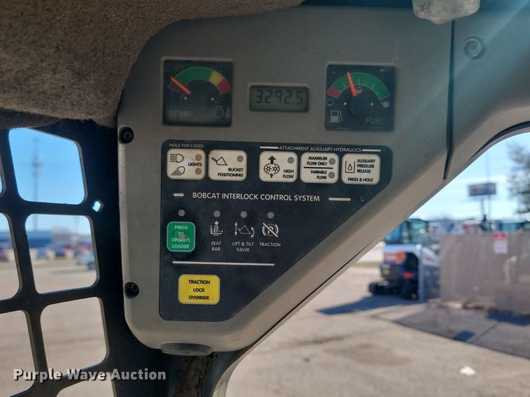 image for item LA9659 2003 Bobcat  T200 tracked skid steer loader