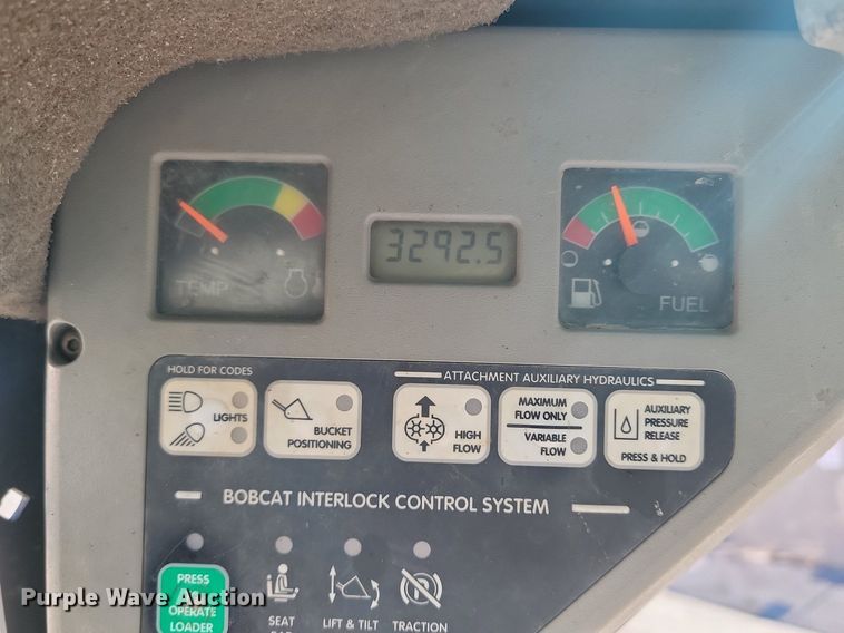 image for item LA9659 2003 Bobcat  T200 tracked skid steer loader