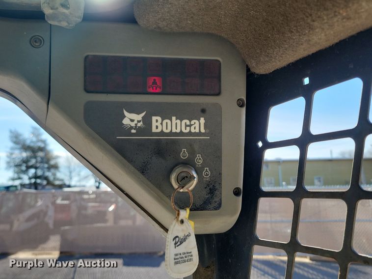 image for item LA9659 2003 Bobcat  T200 tracked skid steer loader