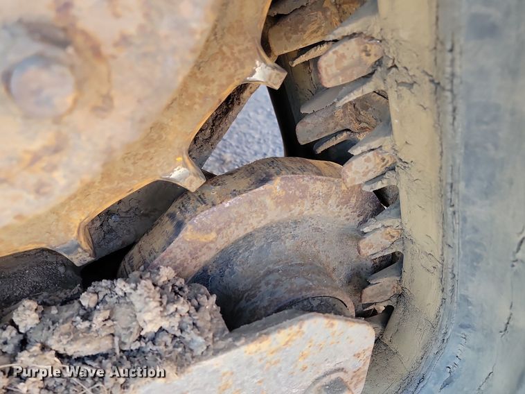 image for item LA9659 2003 Bobcat  T200 tracked skid steer loader