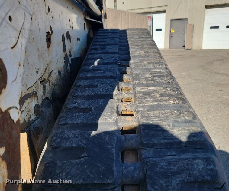 image for item LA9659 2003 Bobcat  T200 tracked skid steer loader