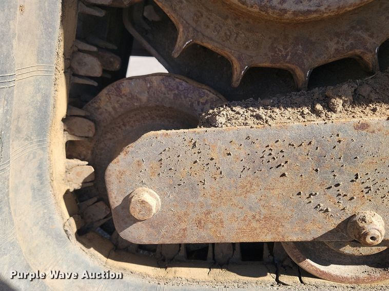 image for item LA9659 2003 Bobcat  T200 tracked skid steer loader