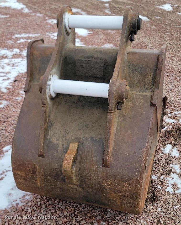 image for item LA9673 Hensley 36