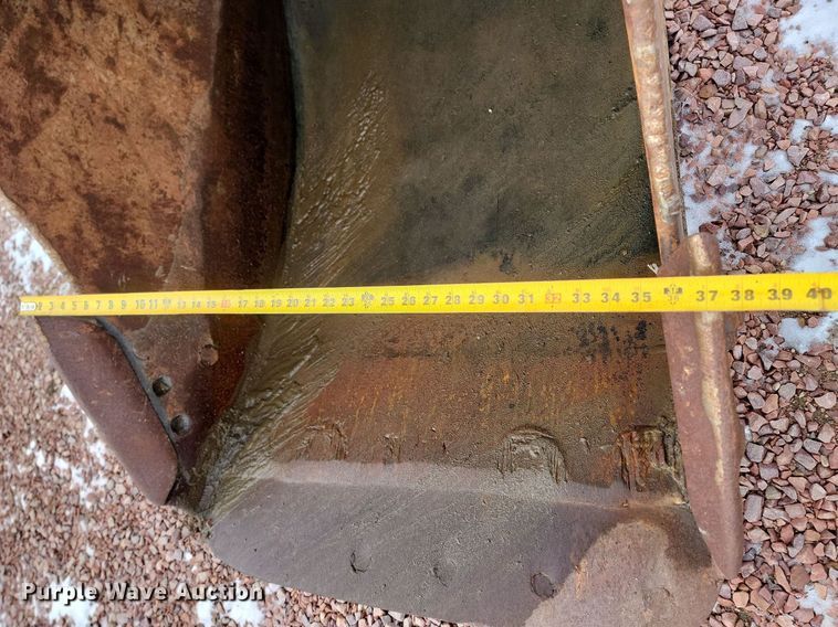 image for item LA9673 Hensley 36