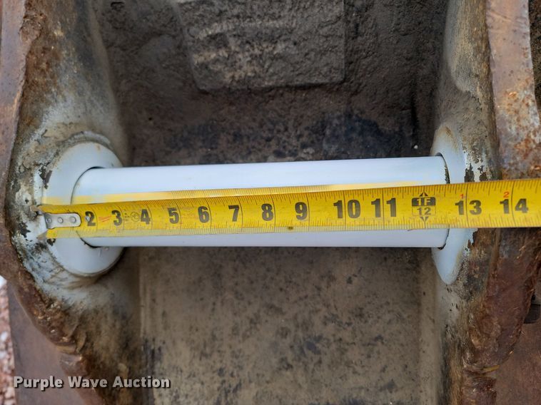 image for item LA9673 Hensley 36