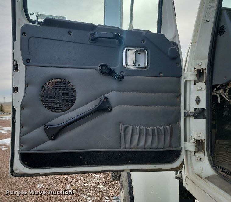 image for item LA9674 2008 Western Star 4900FA dump truck