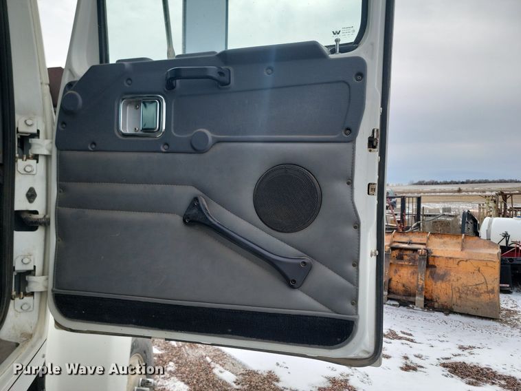 image for item LA9674 2008 Western Star 4900FA dump truck