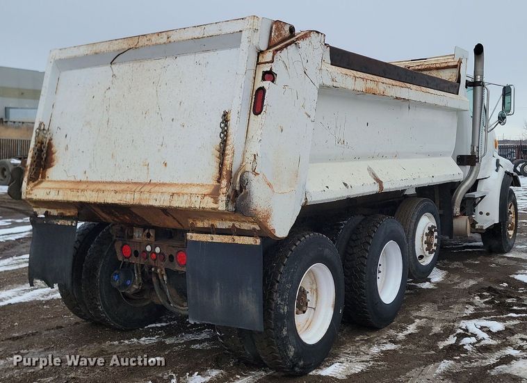 image for item LA9675 2000 Sterling LT8500 dump truck