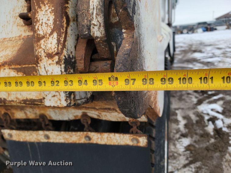 image for item LA9675 2000 Sterling LT8500 dump truck