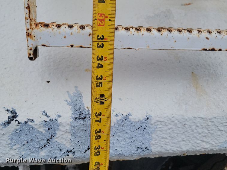 image for item LA9675 2000 Sterling LT8500 dump truck