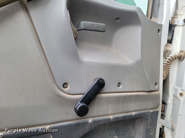 image for item LA9675 2000 Sterling LT8500 dump truck