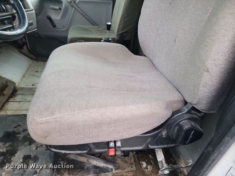 image for item LA9675 2000 Sterling LT8500 dump truck