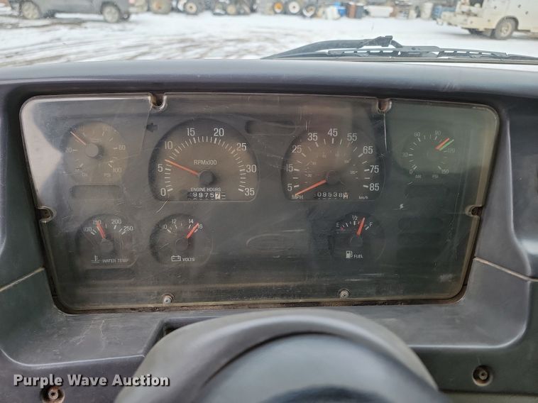 image for item LA9675 2000 Sterling LT8500 dump truck