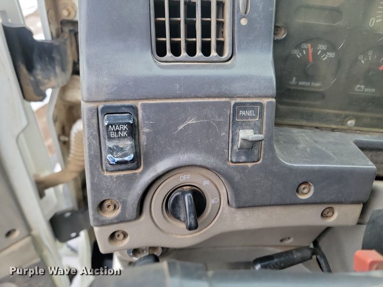 image for item LA9675 2000 Sterling LT8500 dump truck