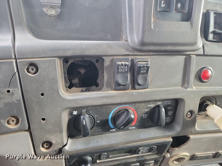 image for item LA9675 2000 Sterling LT8500 dump truck