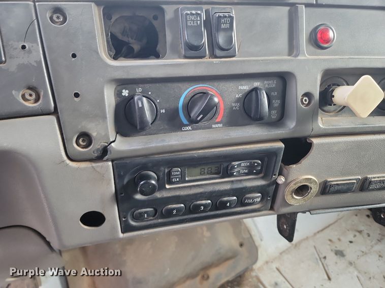 image for item LA9675 2000 Sterling LT8500 dump truck