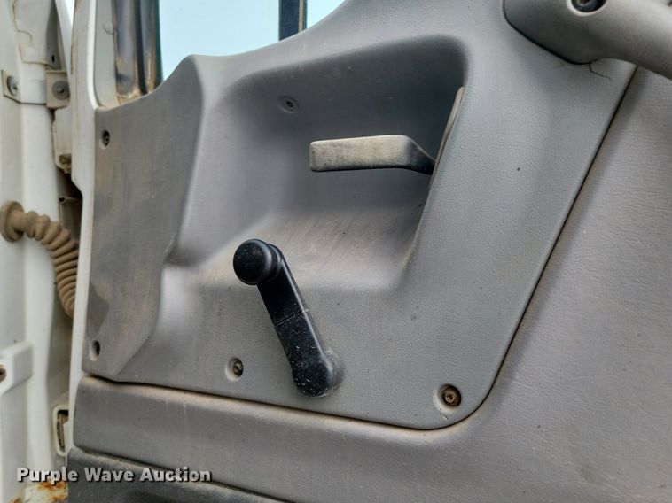 image for item LA9675 2000 Sterling LT8500 dump truck