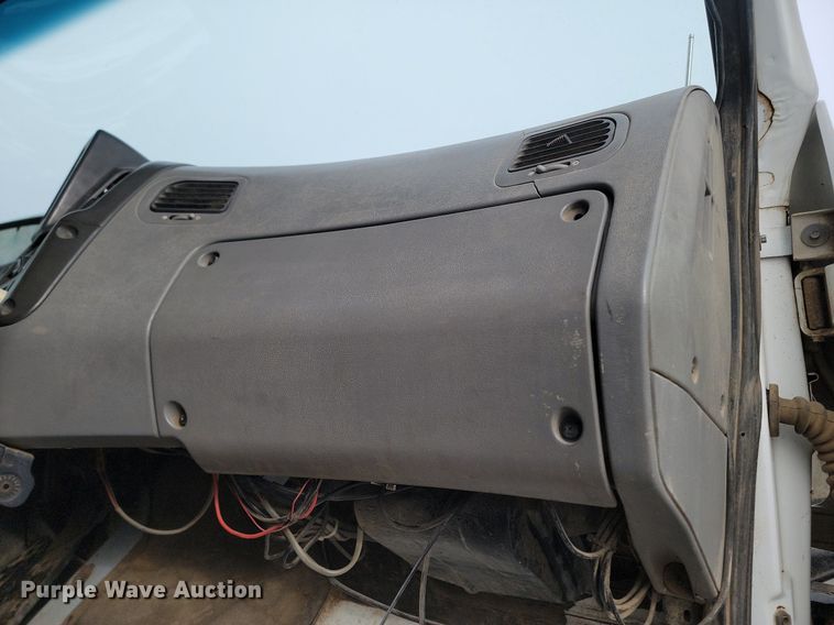 image for item LA9675 2000 Sterling LT8500 dump truck