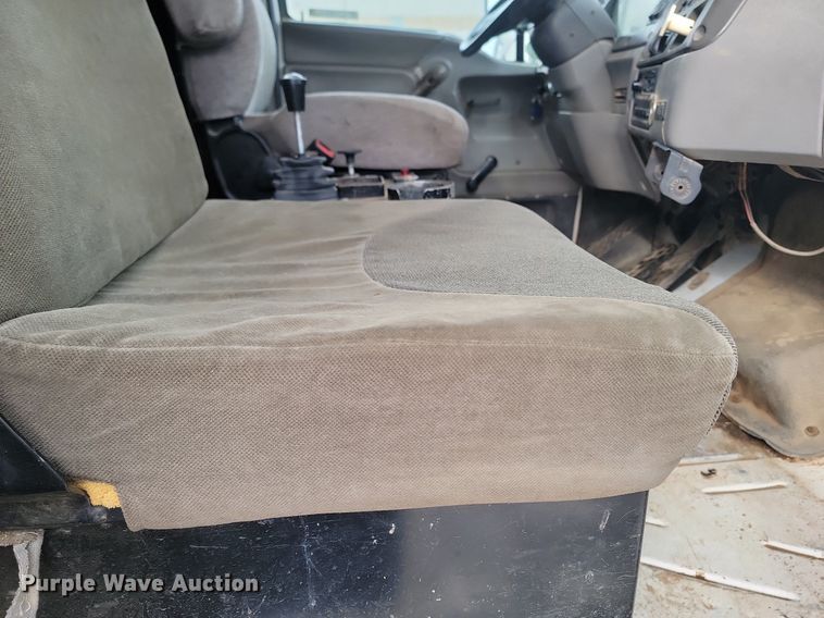 image for item LA9675 2000 Sterling LT8500 dump truck