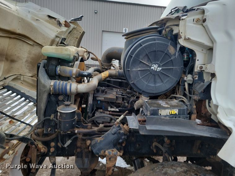 image for item LA9675 2000 Sterling LT8500 dump truck