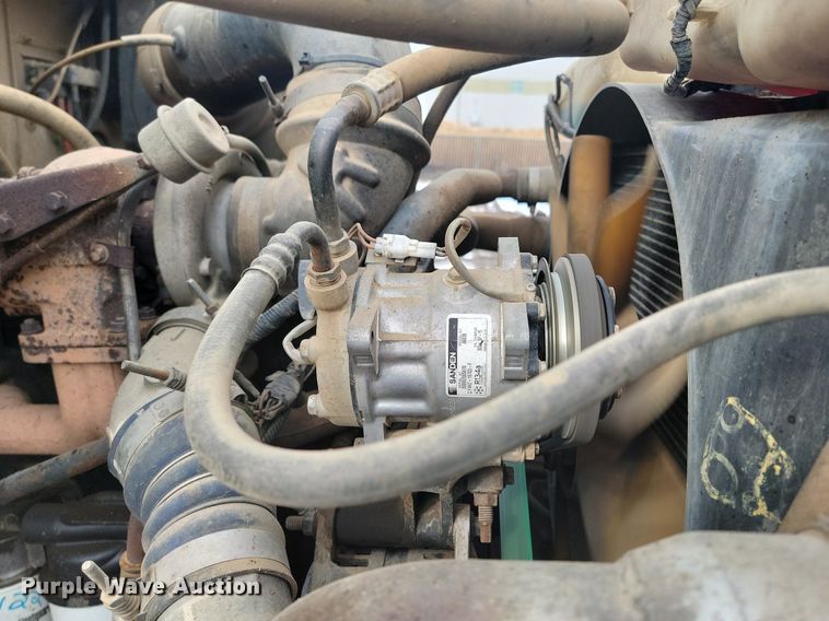 image for item LA9675 2000 Sterling LT8500 dump truck